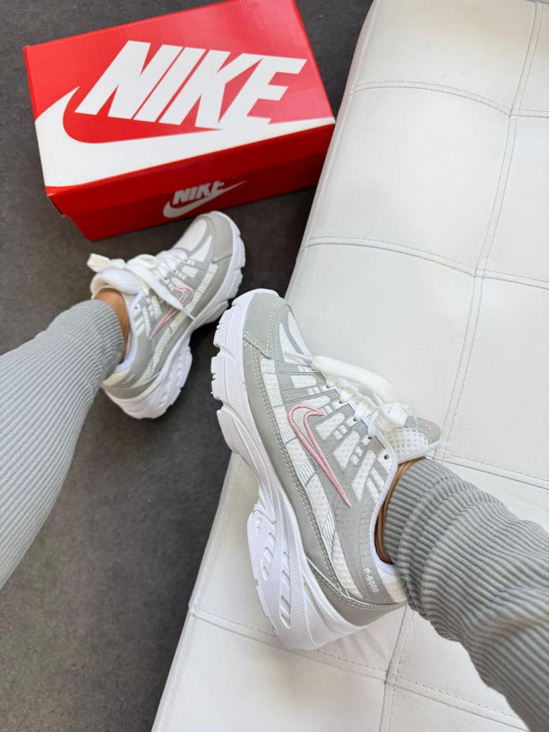 Tênis Nike P-6000