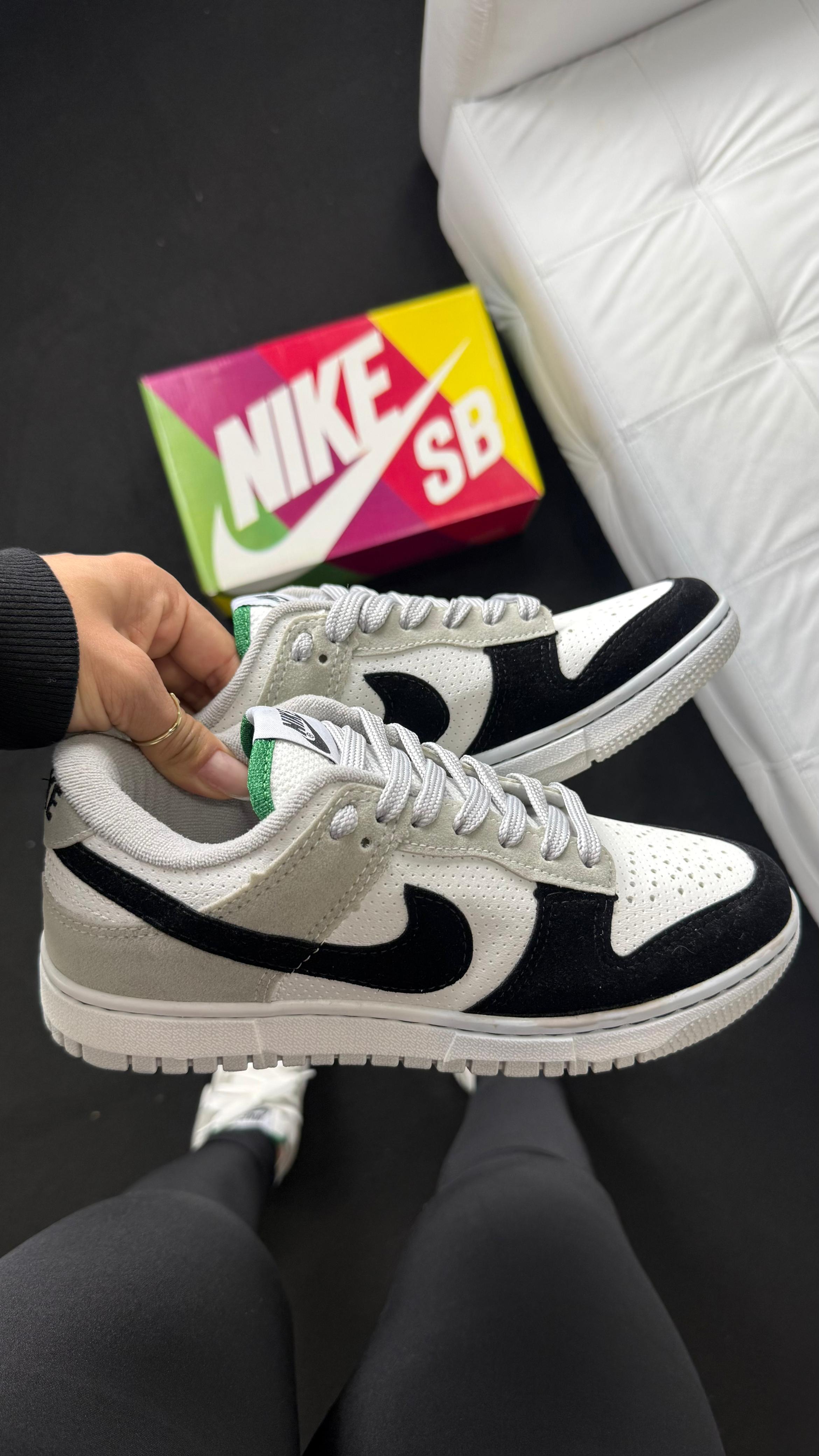 Tênis Nike Dunk Low